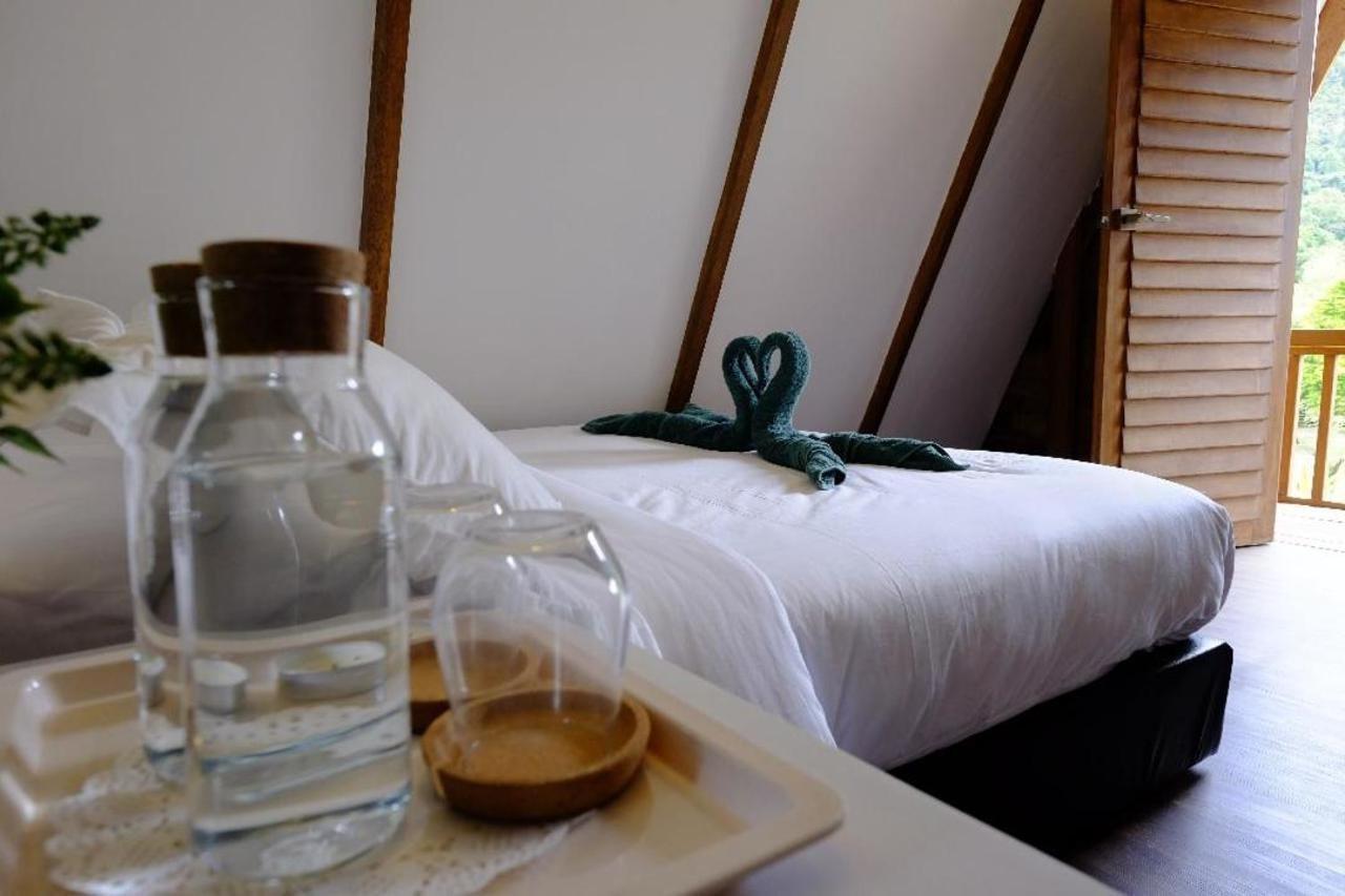 Bayu Lestari Island Resort Мерсинг Екстериор снимка